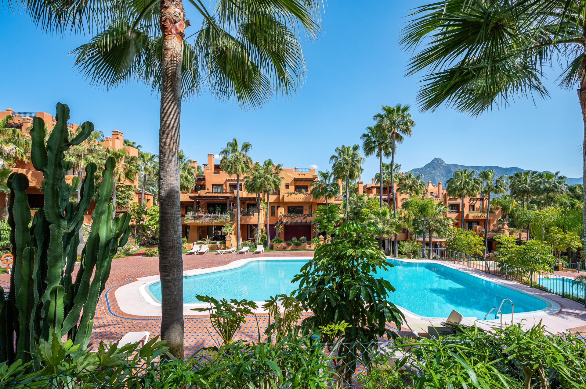 Protected: La Alzambra Hill Club